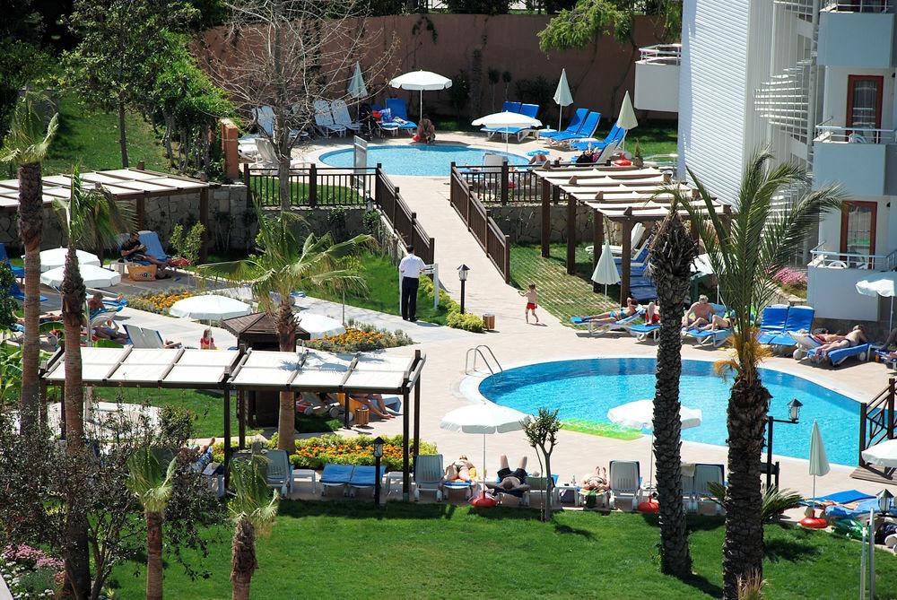 Monachus & Resort Side