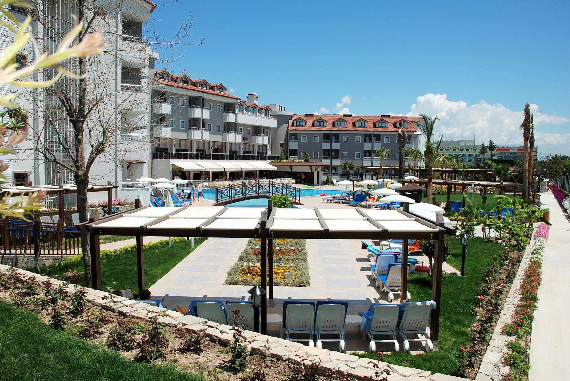 Monachus & Resort Side