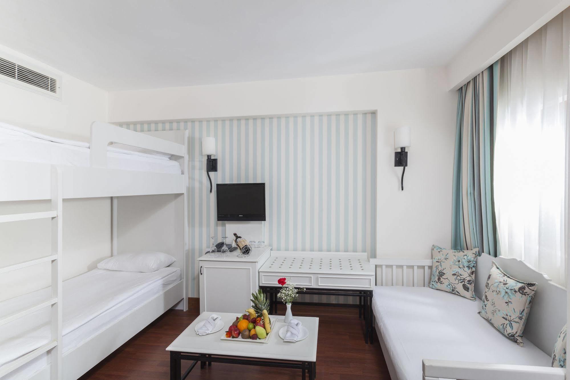 Resort Monachus & Side