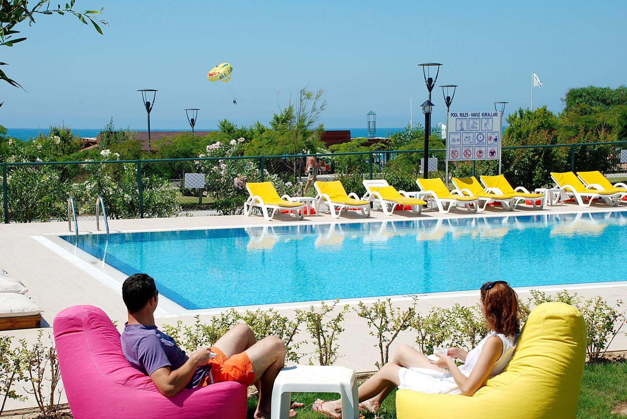 Resort Monachus & 4*