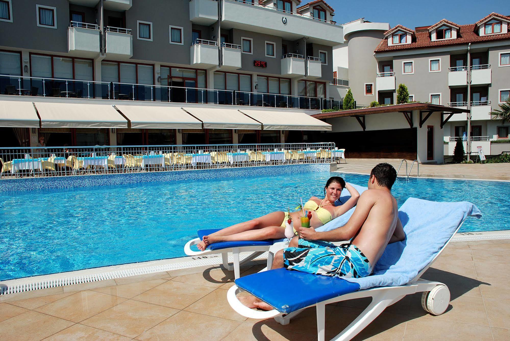 Monachus & Resort