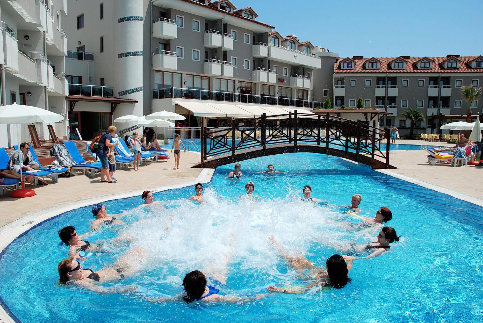 Monachus & Resort Side