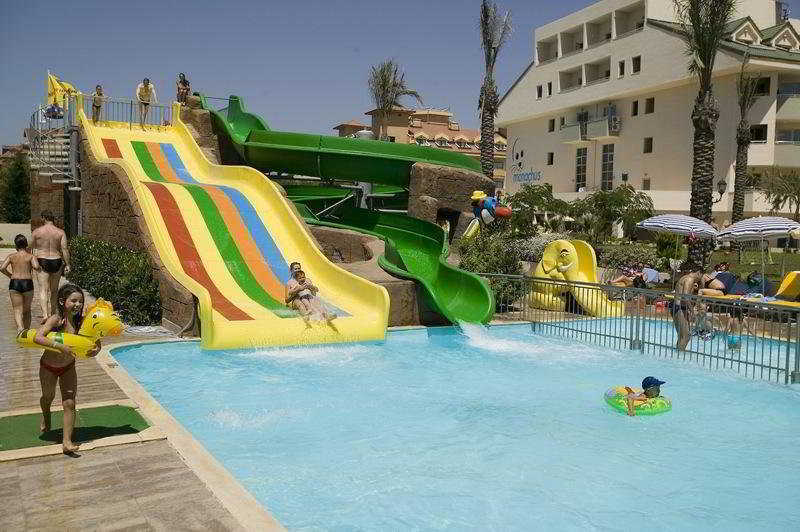 Monachus & Resort Side